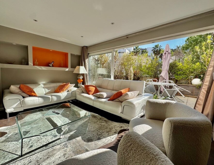 Apartamento de 2 dormitorios en Montpellier, France No. 325015