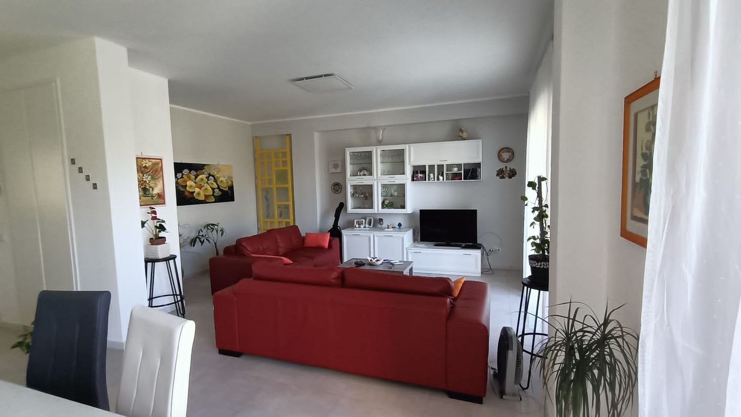 5 rooms Apartment in Palermo, Italy No. 255848