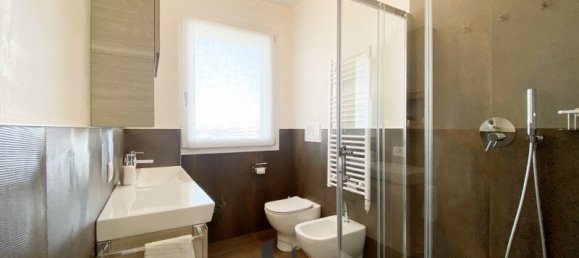 Ático de 3 dormitorios en Jesolo, Italy No. 220550 34