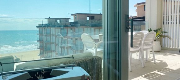 Ático de 3 dormitorios en Jesolo, Italy No. 220550 8