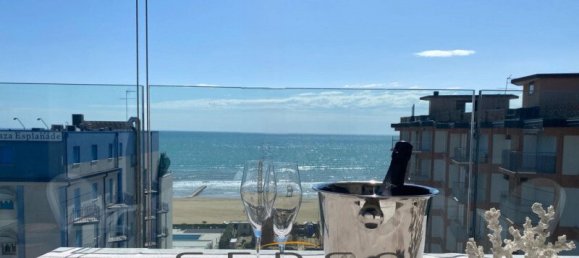 Ático de 3 dormitorios en Jesolo, Italy No. 220550 12