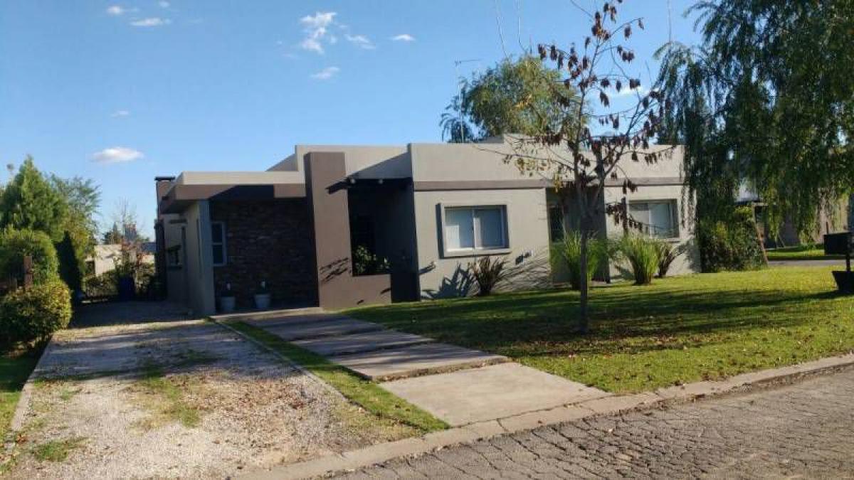 Casa T3 em Pilar, Argentina N.º 86166