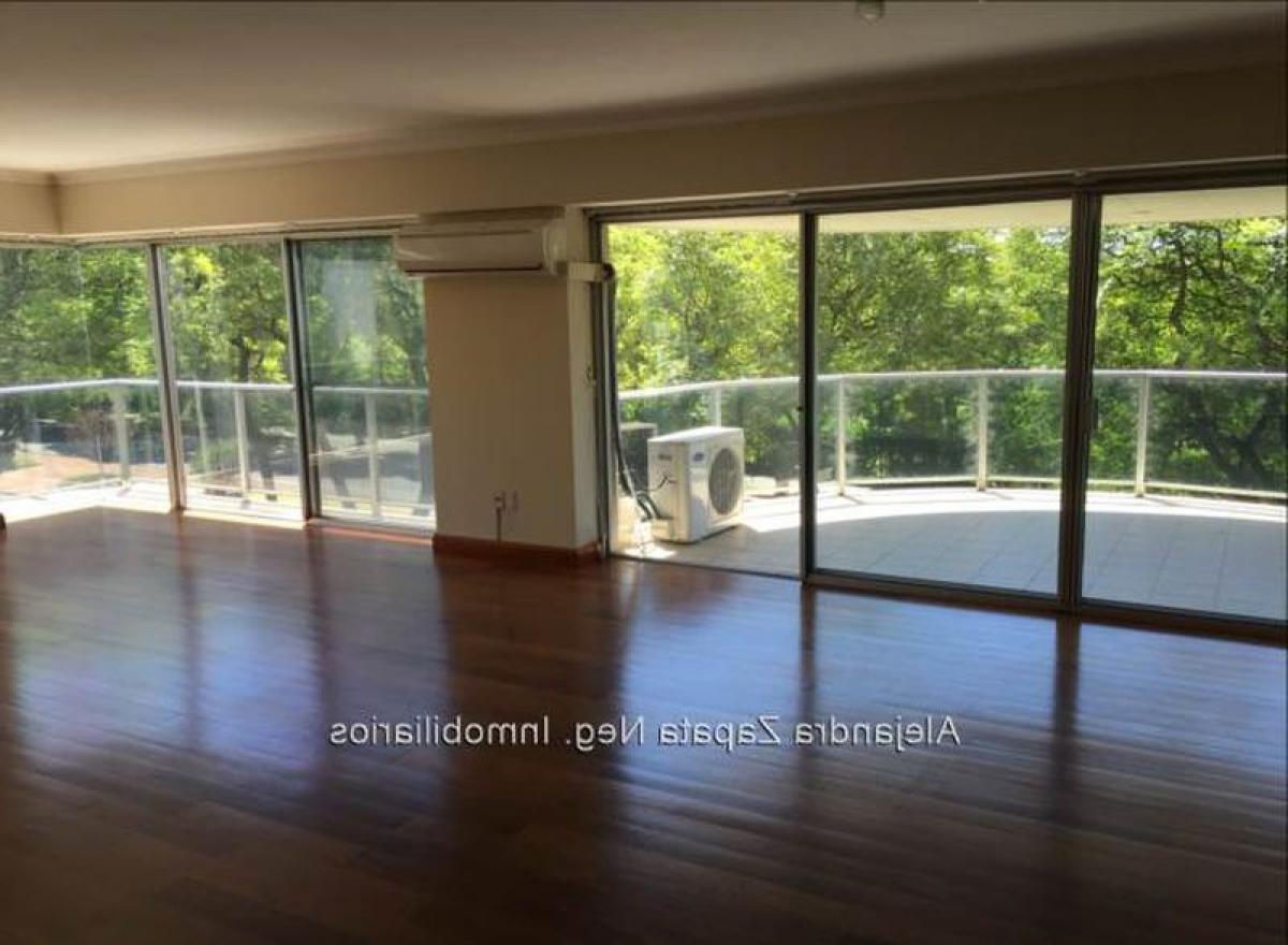 Квартира с 3 спальнями в Монтевидео, Уругвай № 9287