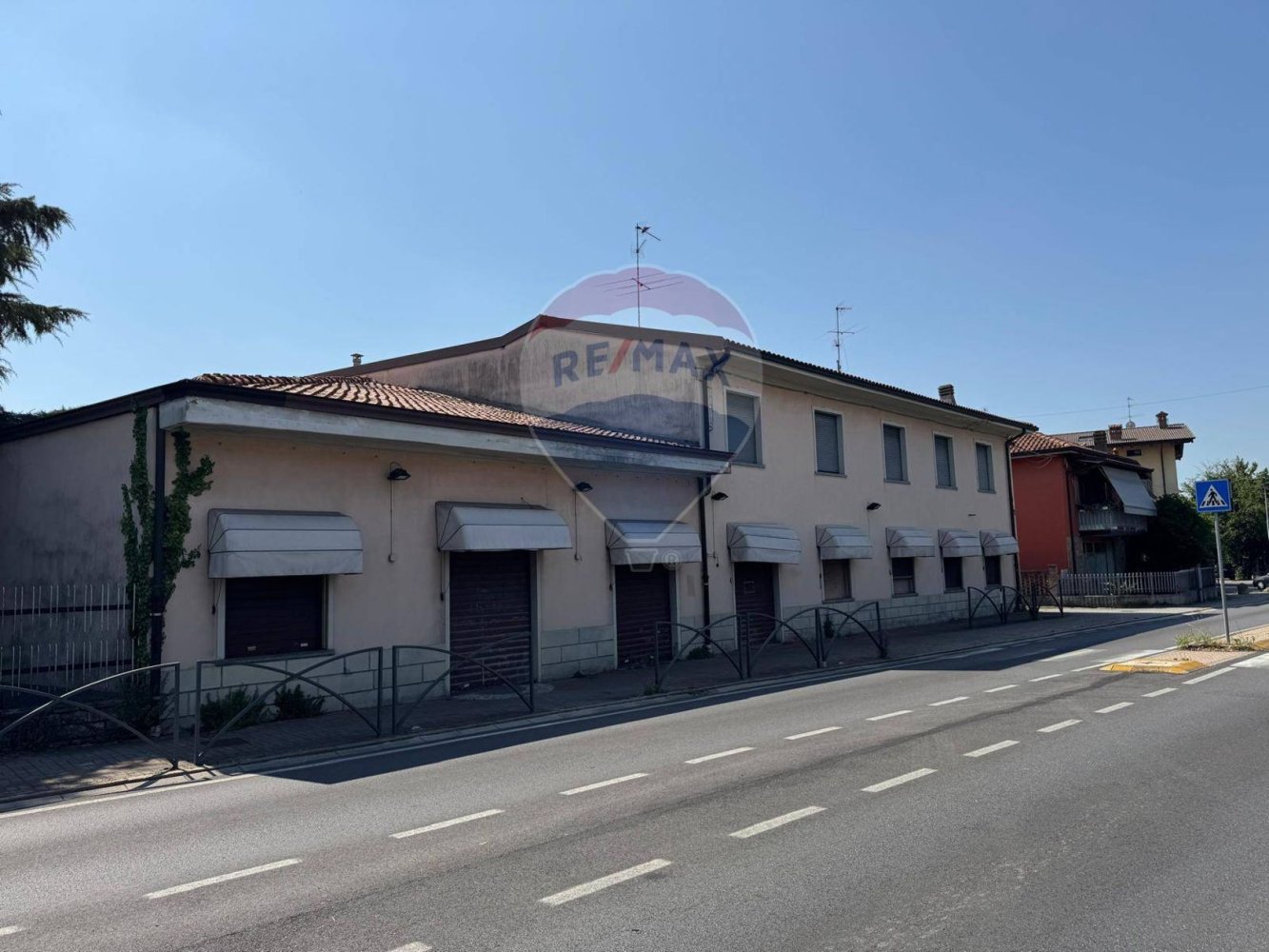 3 rooms Commercial property in Boltiere, Italy No. 356204