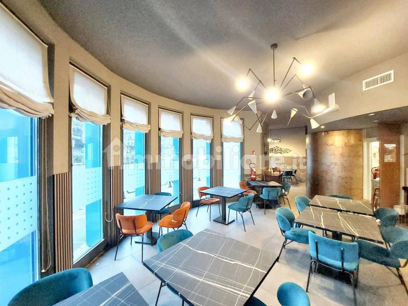 Imóvel comercial em Saronno, Italy 195 m² N.º 312362