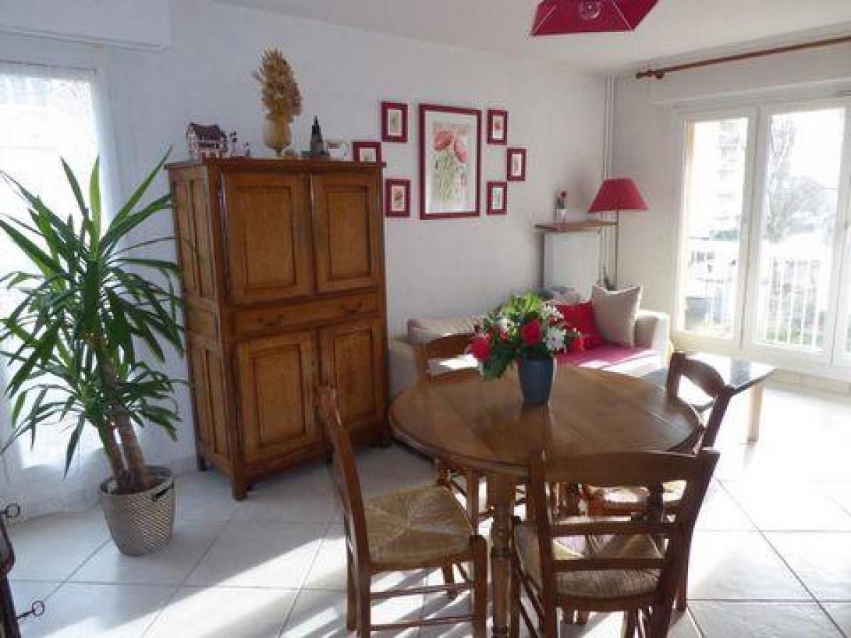 2 bedrooms Condo in Chartres, France No. 14239
