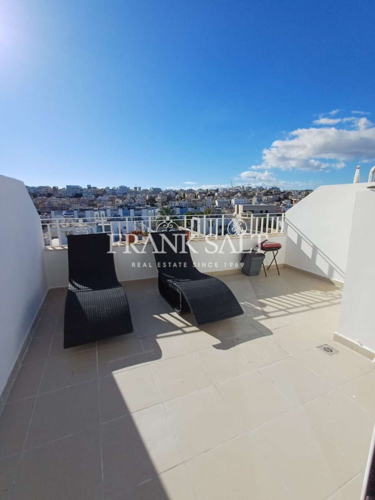 3 bedrooms Penthouse in Swieqi, Malta No. 3445