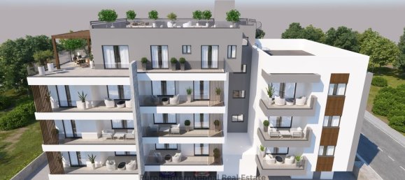 3 bedrooms Apartment in Paphos, Cyprus No. 21806 2