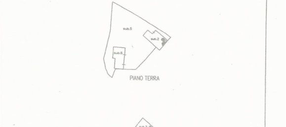 530m² Commercial property in Lucca, Italy No. 35726 9