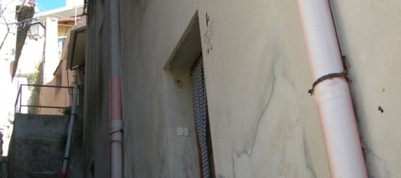 Casa de 3 habitaciónes en Messina, Italy No. 255681 2