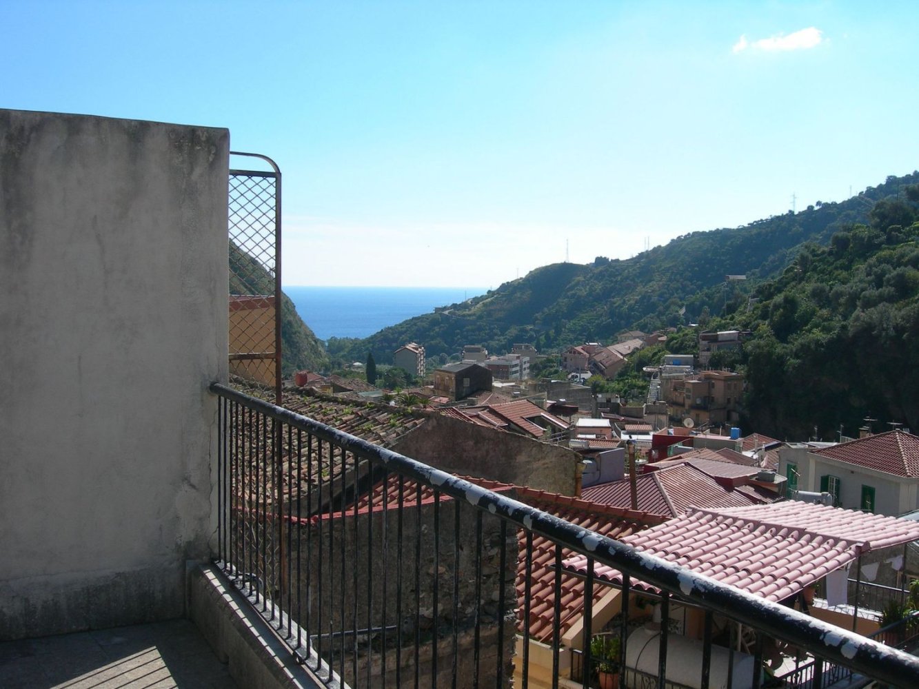 Casa de 3 habitaciónes en Messina, Italy No. 255681