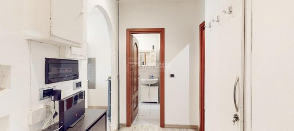 3 rooms Apartment in Turin, Italy No. 136053 9