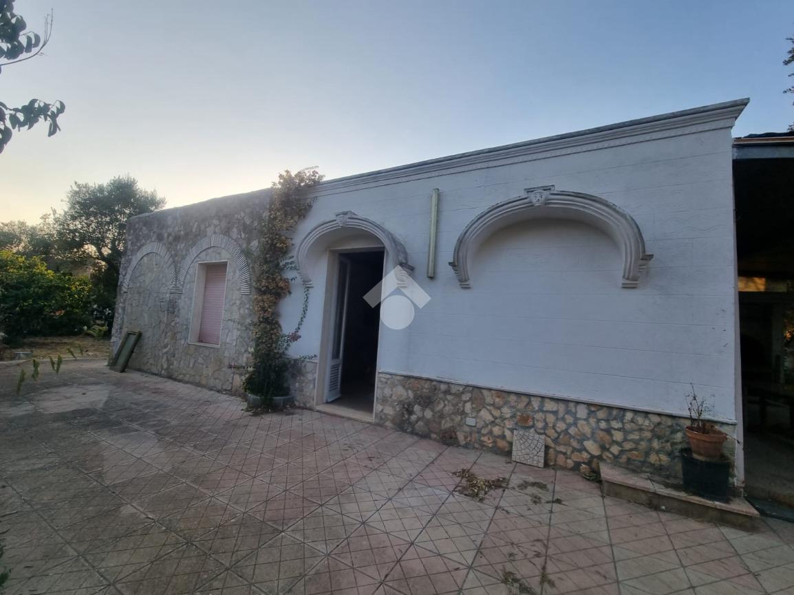 4 rooms Villa in Francavilla Fontana, Italy No. 18519