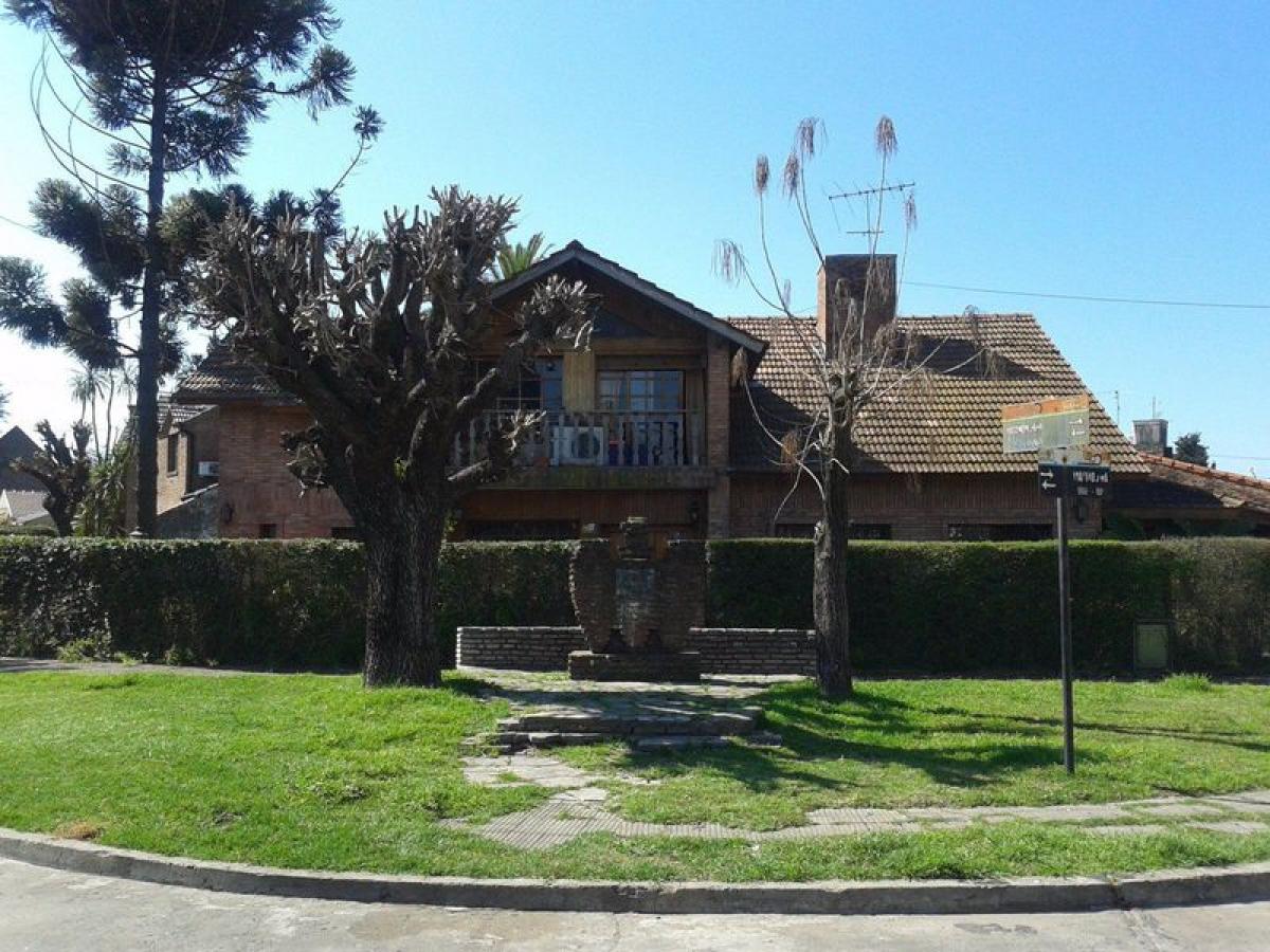 Casa T4 em Moron, Argentina N.º 6910