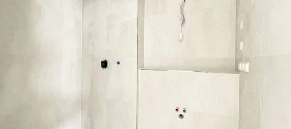 2-salle Appartement à Ottakring, Austria No. 198091 3