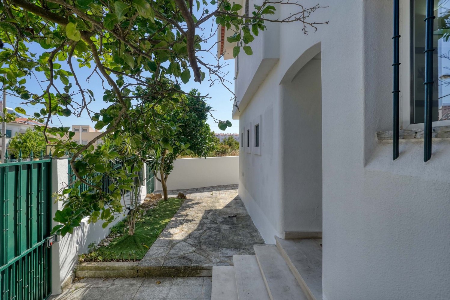 4 bedrooms Villa in Cascais, Portugal No. 213934