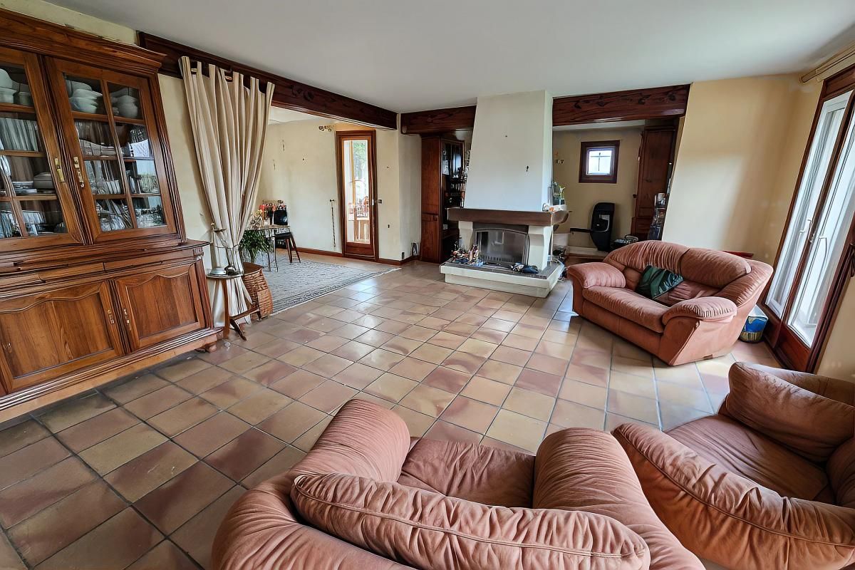 4 bedrooms House in Aigremont, France No. 145838