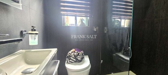 2 bedrooms Penthouse in Zabbar, Malta No. 3005 8