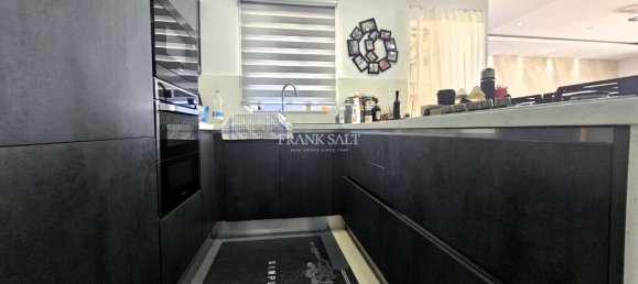 2 bedrooms Penthouse in Zabbar, Malta No. 3005 11