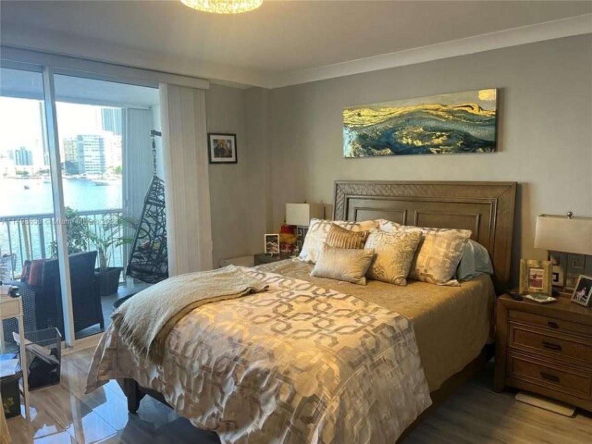 2 bedrooms House in Hallandale Beach, USA No. 383671