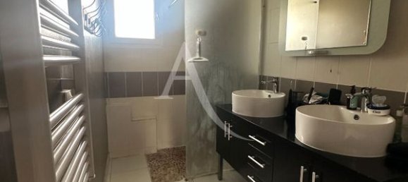 4 bedrooms House in Jans, France No. 362873 7