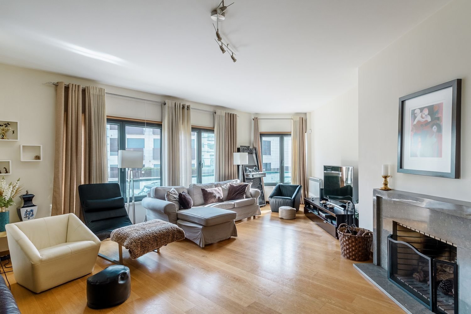 5 bedrooms Duplex in Lisbon, Portugal No. 104119