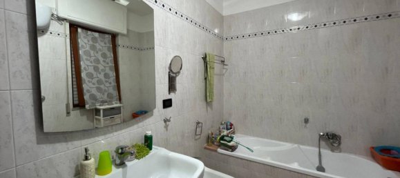 4-salle Appartement à San Nicola la Strada, Italy No. 21108 20