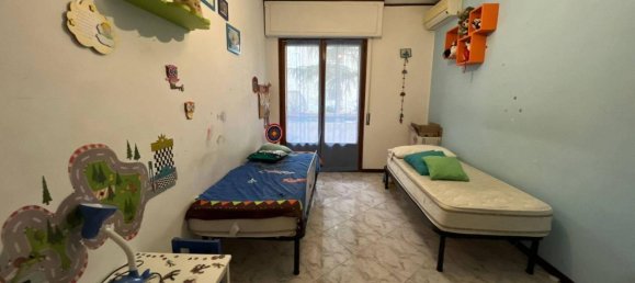 4-salle Appartement à San Nicola la Strada, Italy No. 21108 17