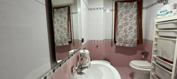 4-salle Appartement à San Nicola la Strada, Italy No. 21108 18