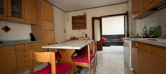 4-salle Appartement à San Nicola la Strada, Italy No. 21108 7