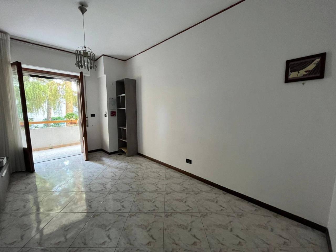 4-salle Appartement à San Nicola la Strada, Italy No. 21108