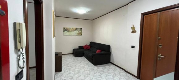 4-salle Appartement à San Nicola la Strada, Italy No. 21108 4