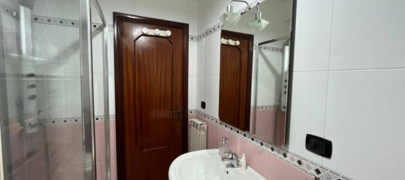 4-salle Appartement à San Nicola la Strada, Italy No. 21108 19