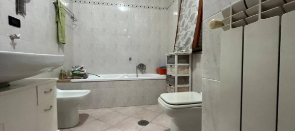 4-salle Appartement à San Nicola la Strada, Italy No. 21108 21
