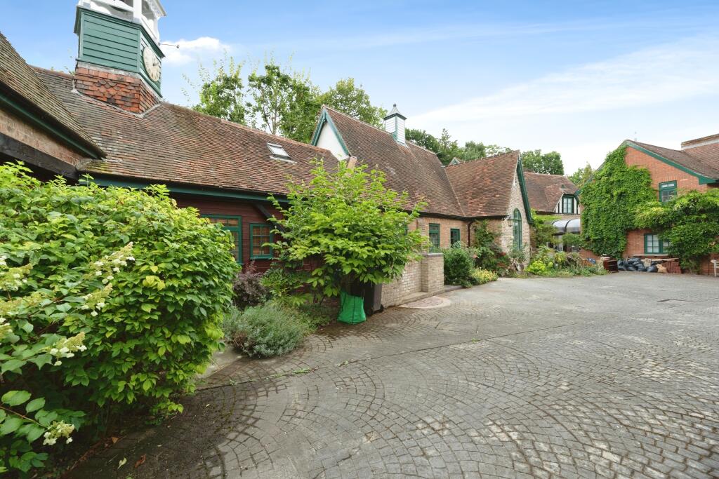 2 Schlafzimmer Haus in Kingston Upon Thames, United Kingdom, Nr. 10405