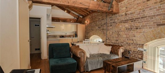 2 bedrooms Apartment in London, United Kingdom No. 10968 2