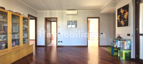 2 bedrooms Apartment in Cerro Maggiore, Italy No. 258192 7