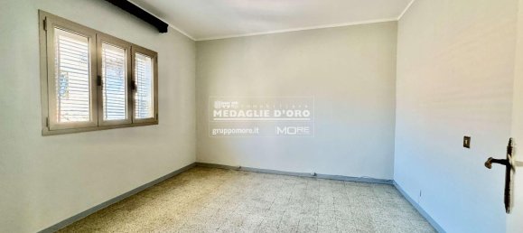 4 rooms Apartment in Modena, Italy No. 177827 6