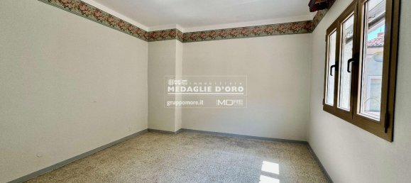 4 rooms Apartment in Modena, Italy No. 177827 2