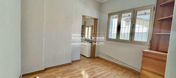 4 rooms Apartment in Modena, Italy No. 177827 3