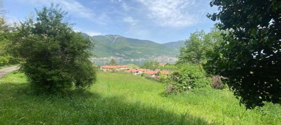 Terreno en Iseo, Italy 11310 m² No. 40071 2
