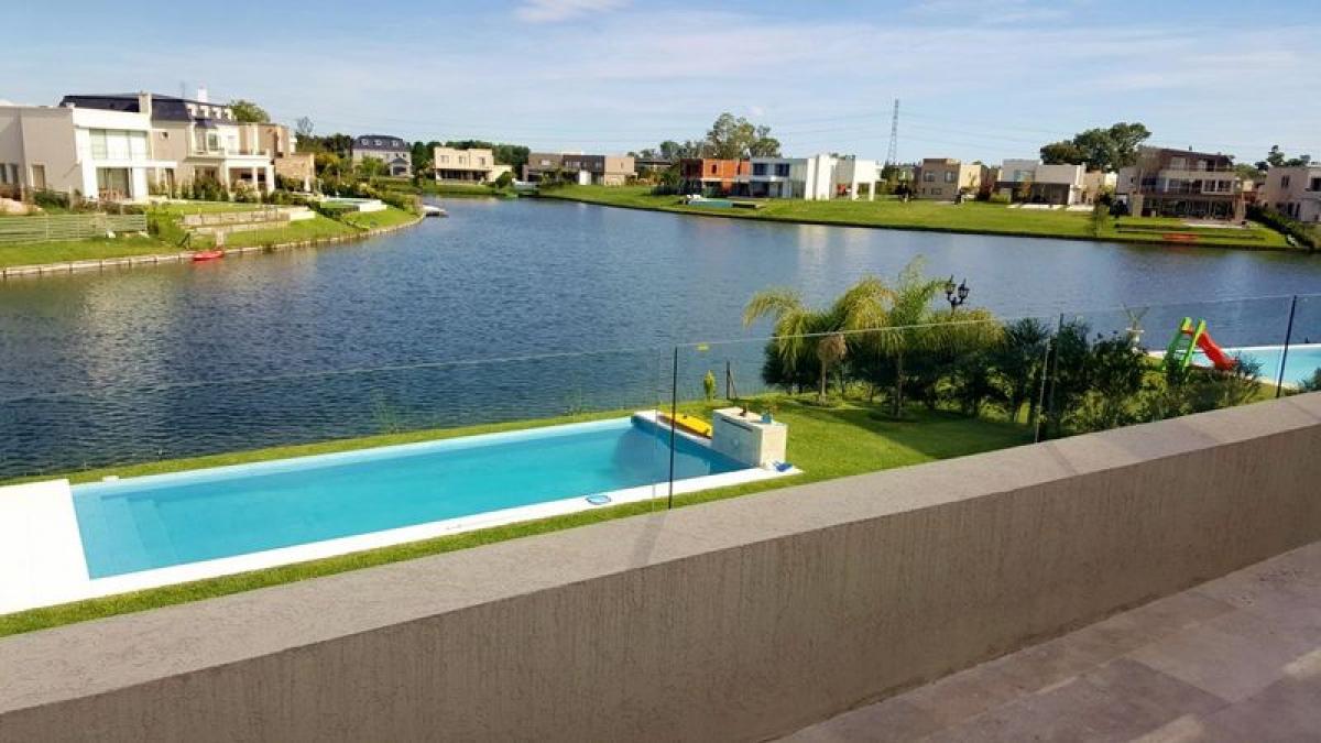 3 bedrooms House in Tigre, Argentina No. 64298