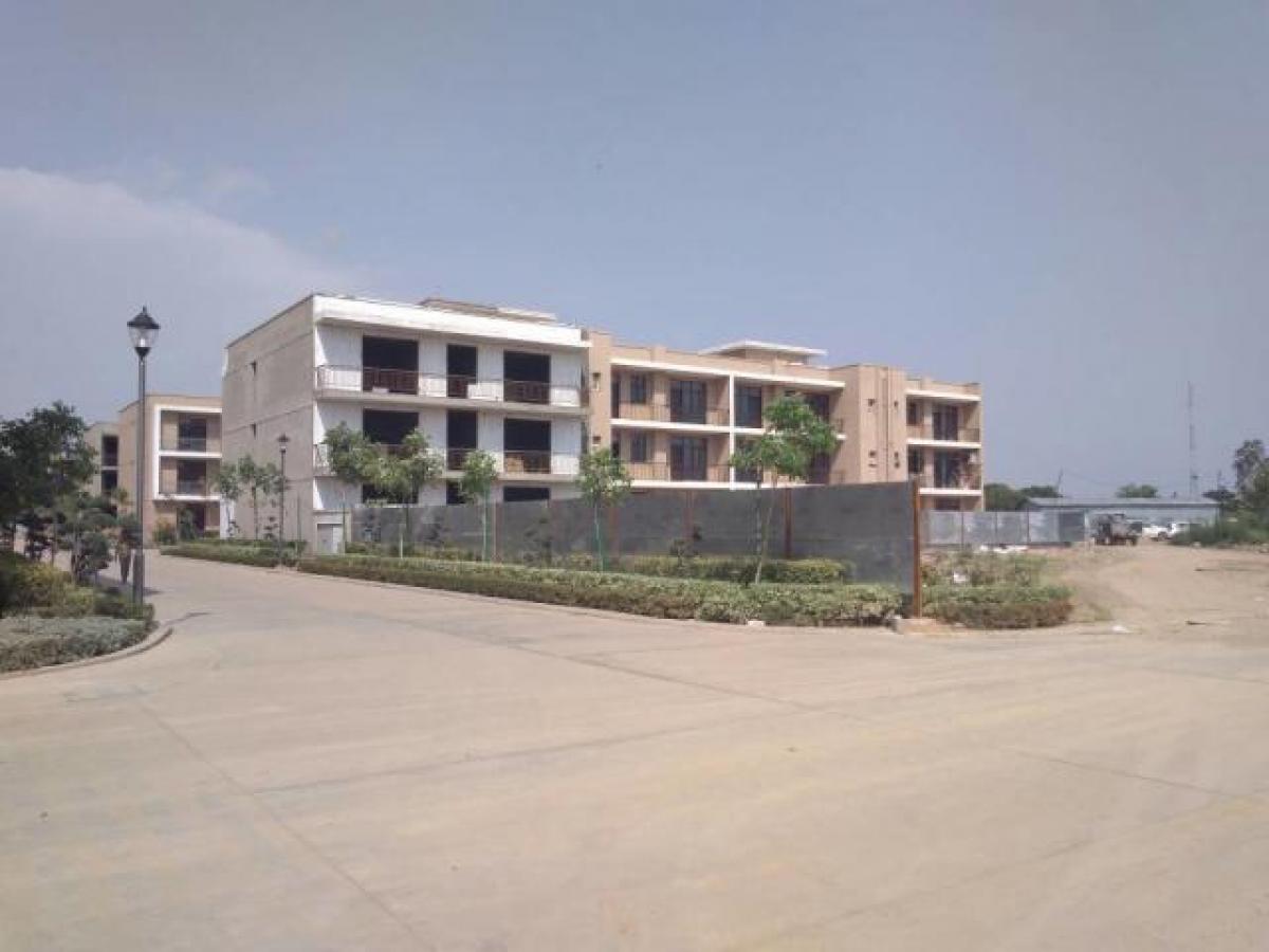 3 bedrooms House in Chandigarh, India No. 15908