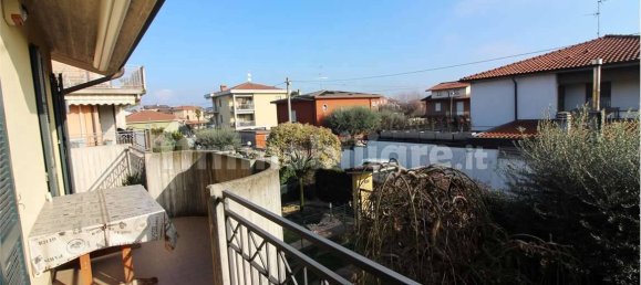 Apartamento de 2 dormitorios en Dalmine, Italy No. 110401 14