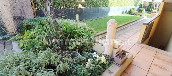 Apartamento de 2 dormitorios en Dalmine, Italy No. 110401 6