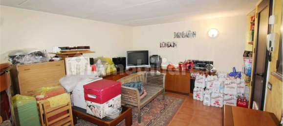 Apartamento de 2 dormitorios en Dalmine, Italy No. 110401 31