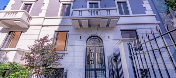 4 bedrooms Apartment in Milan, Italy No. 374188 27