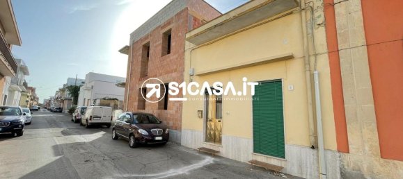 Casa de 6 habitaciónes en Cutrofiano, Italy No. 126005 15