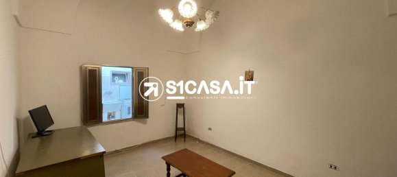Casa de 6 habitaciónes en Cutrofiano, Italy No. 126005 10