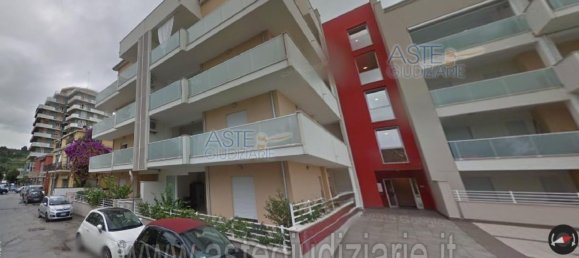 Дом с 11 комнатами в Розето дельи Абруцци, Италия № 98343 12